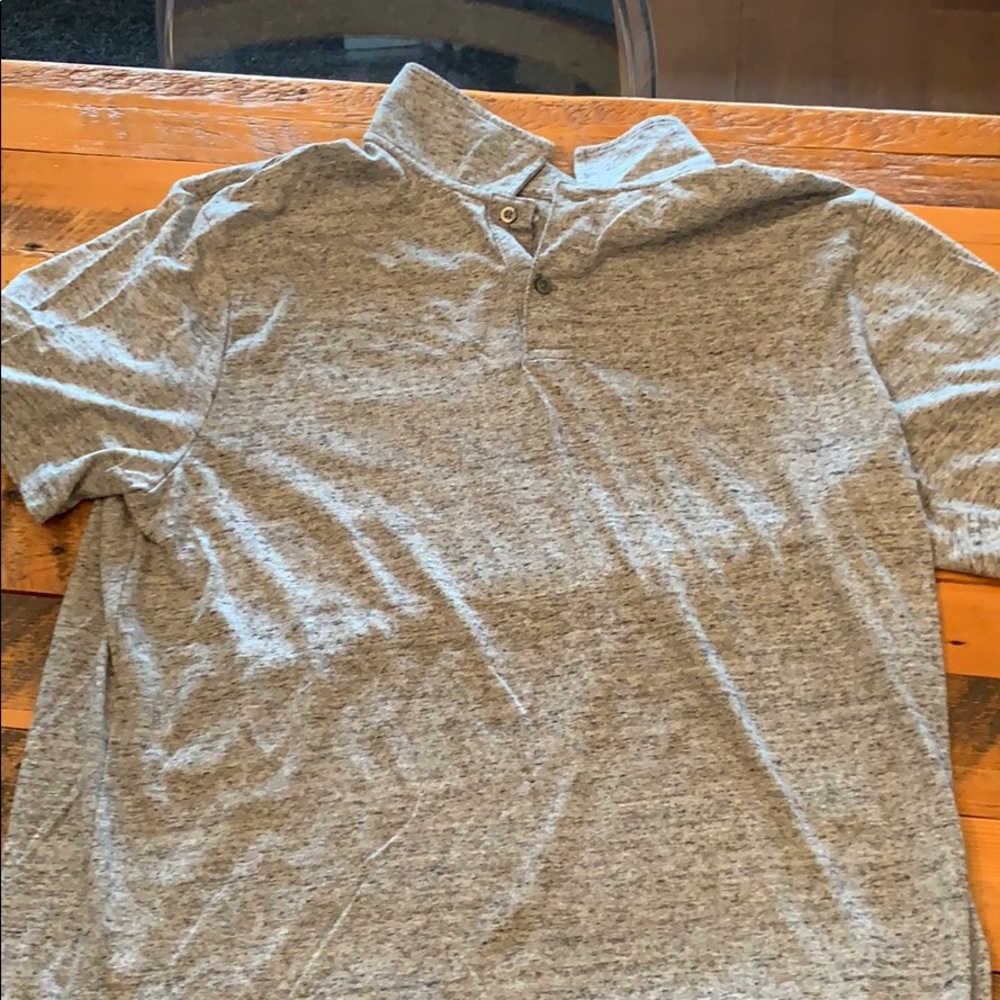 Men’s old navy shirt